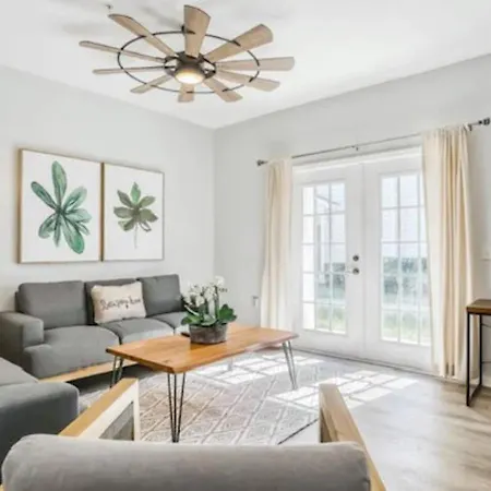 Beautiful & Cozy 4Bd Home, Gated Community